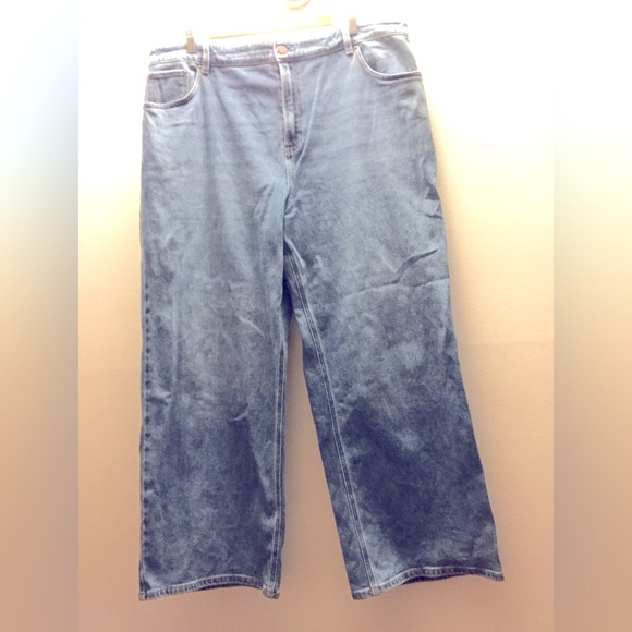 Reitmans on trend wide leg jeans size 36. - Picture 2 of 2